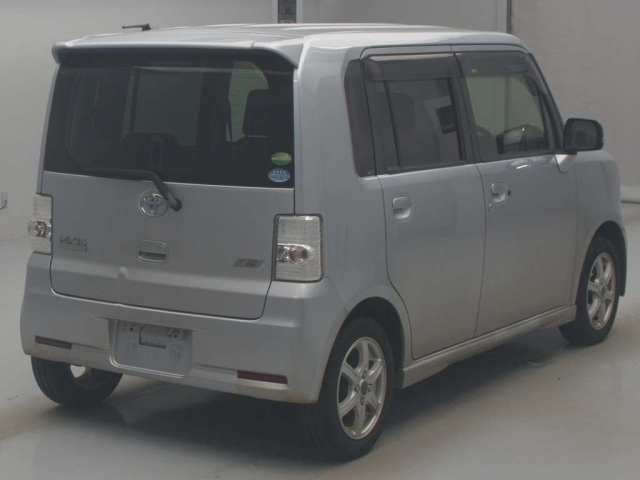 TOYOTA PIXIS SPACE 2012