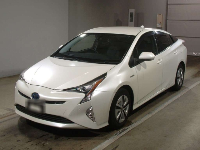TOYOTA PRIUS 2016