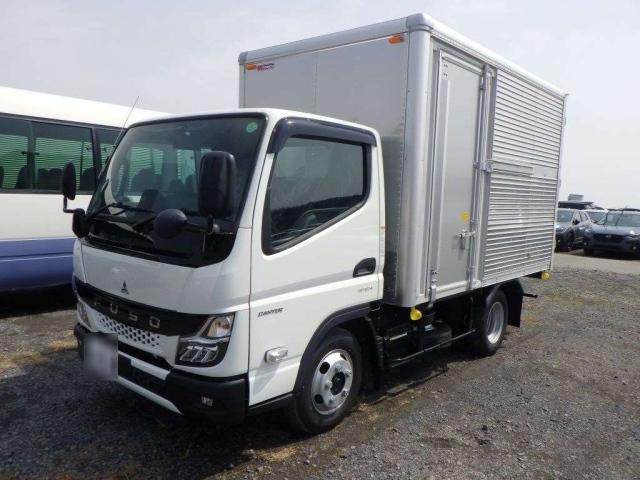 MITSUBISHI CANTER 2024