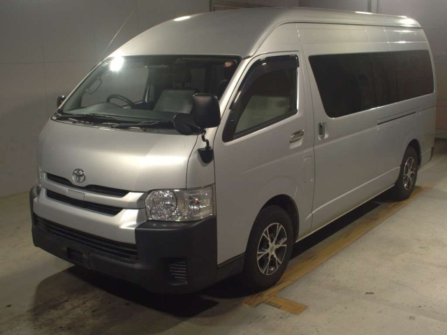 TOYOTA HIACE 2018