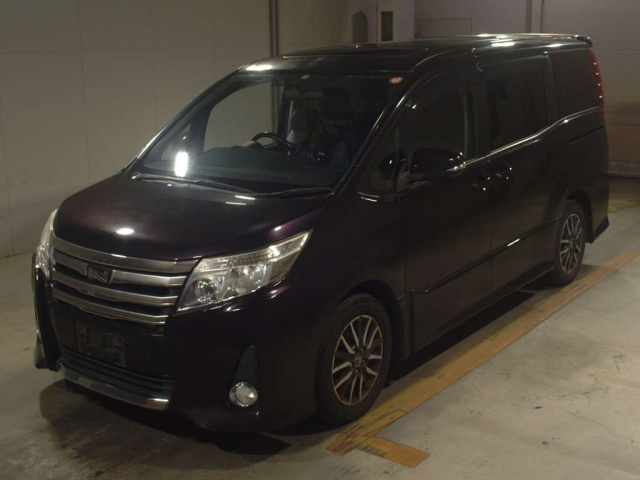 TOYOTA NOAH 2014