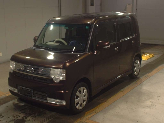 TOYOTA PIXIS SPACE 2015