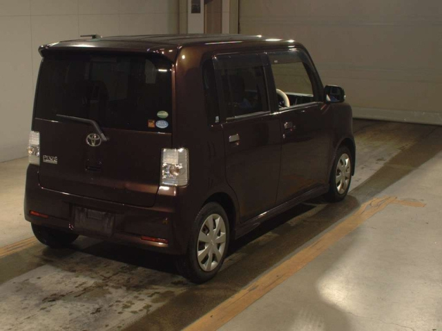 TOYOTA PIXIS SPACE 2015
