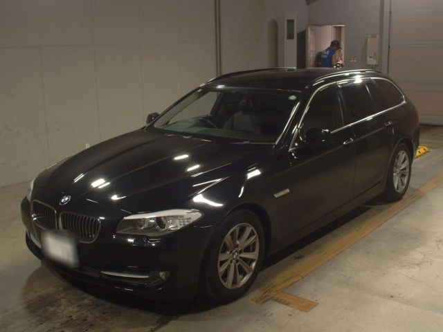 BMW 5 SERIES 2011