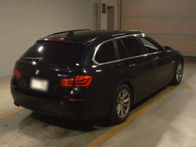 BMW 5 SERIES 2011