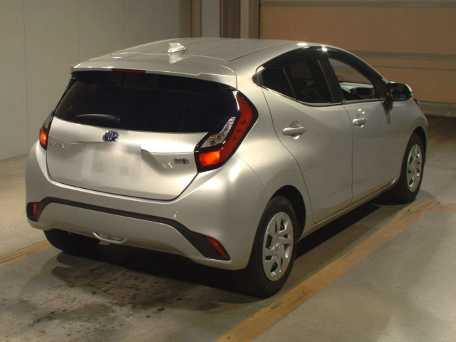 TOYOTA AQUA 2022
