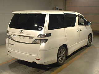 TOYOTA VELLFIRE 2011
