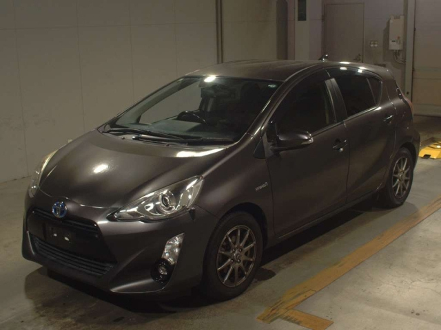 TOYOTA AQUA 2015
