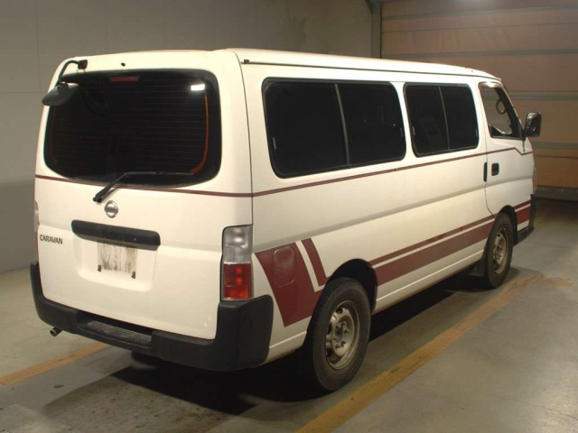 NISSAN CARAVAN 2010