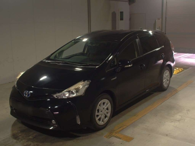 TOYOTA PRIUS ALPHA 2014