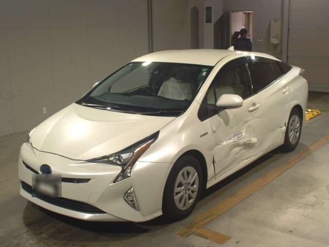 TOYOTA PRIUS 2017