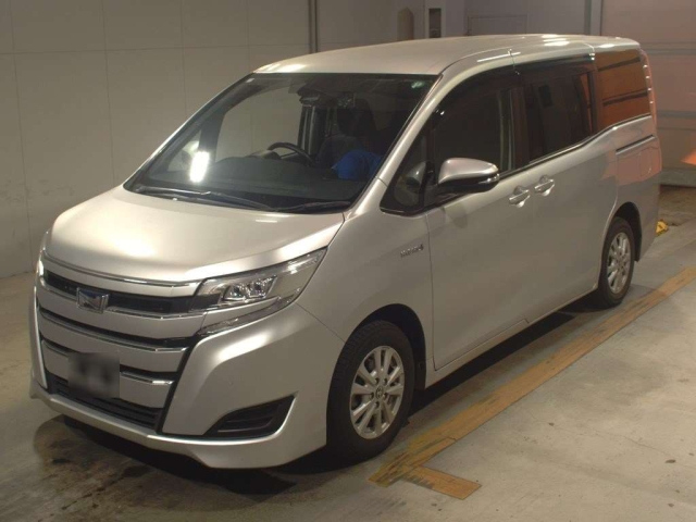 TOYOTA NOAH 2020
