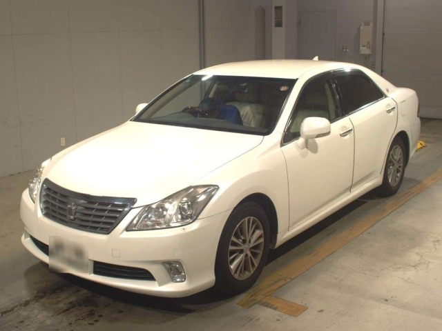TOYOTA CROWN 2010