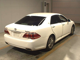 TOYOTA CROWN 2010