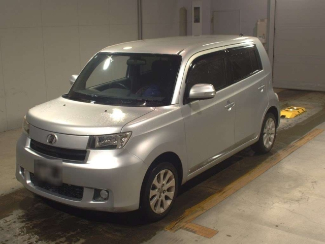 TOYOTA BB 2011