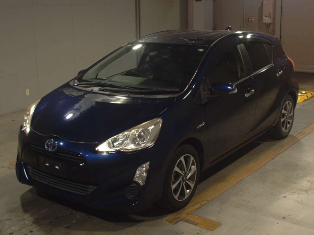 TOYOTA AQUA 2016
