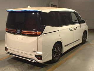 TOYOTA VOXY 2022