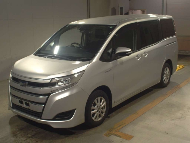 TOYOTA NOAH 2020