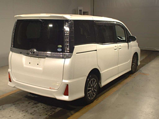 TOYOTA VOXY 2014