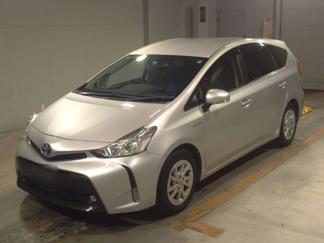 TOYOTA PRIUS ALPHA 2016
