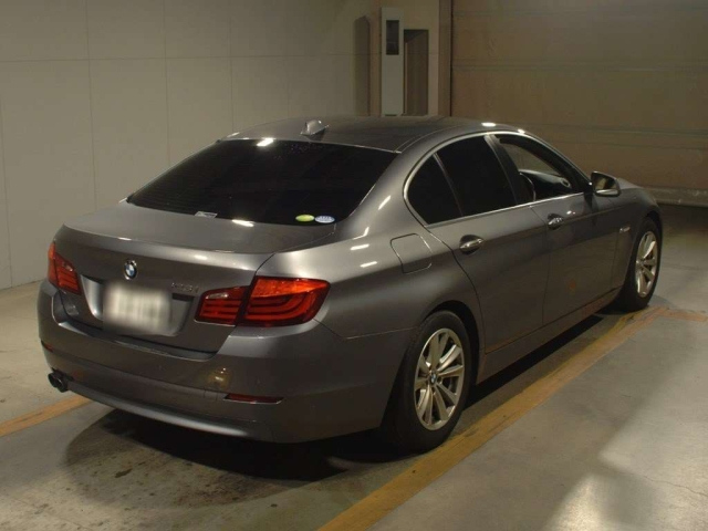 BMW 5 SERIES 2011