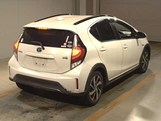 TOYOTA AQUA 2017