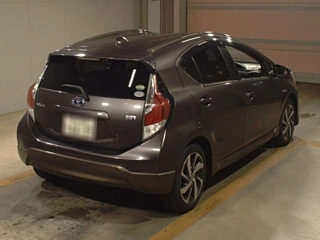 TOYOTA AQUA 2015