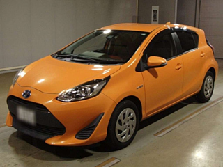 TOYOTA AQUA 2017