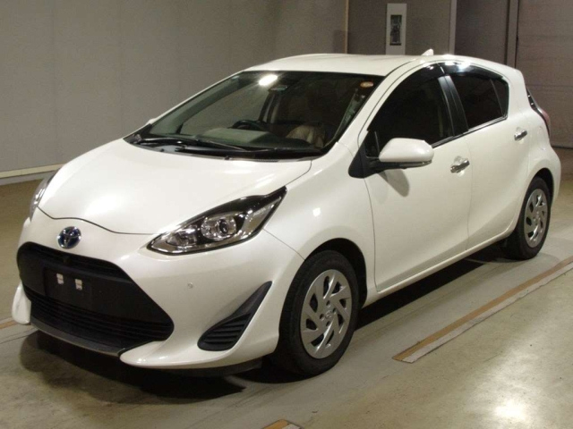 TOYOTA AQUA 2021