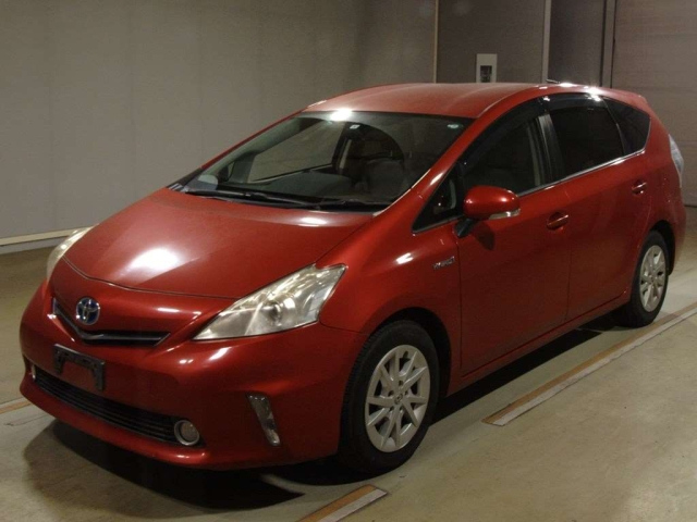 TOYOTA PRIUS ALPHA 2011
