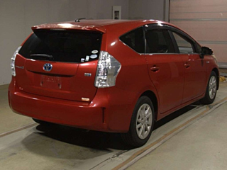 TOYOTA PRIUS ALPHA 2011