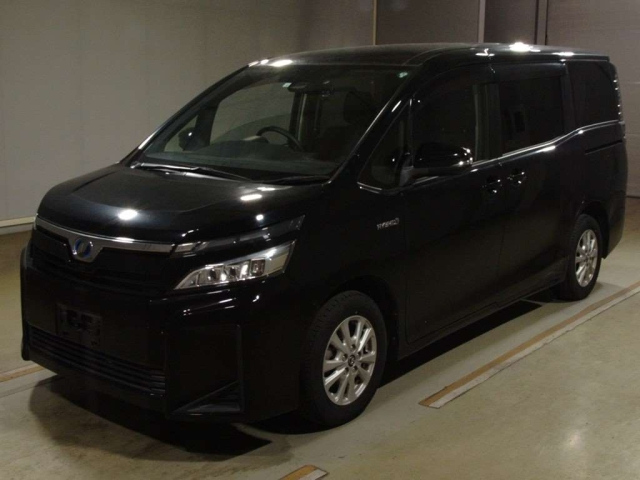 TOYOTA VOXY 2018