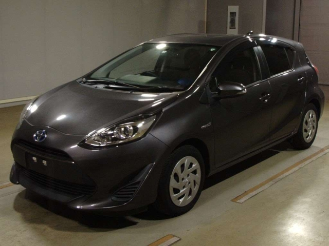 TOYOTA AQUA 2018