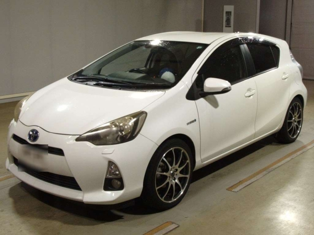 TOYOTA AQUA 2012