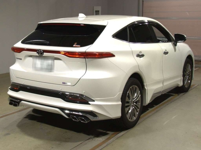 TOYOTA HARRIER 2022