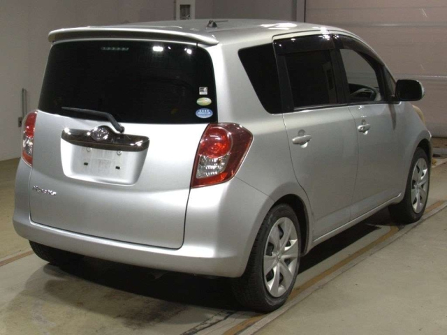 TOYOTA RACTIS 2010