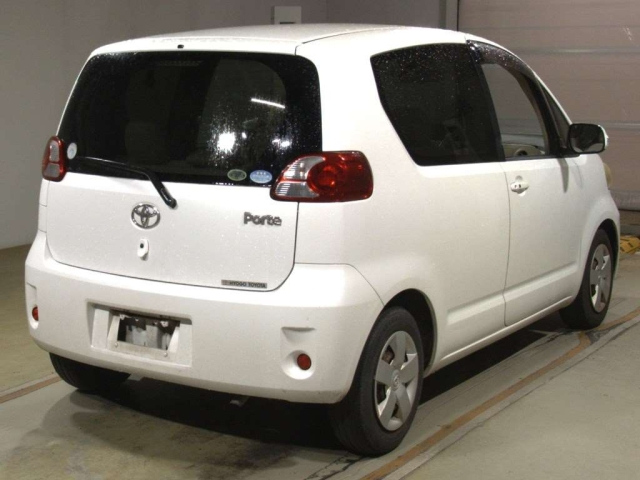 TOYOTA PORTE 2010