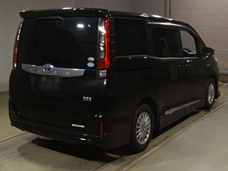 TOYOTA NOAH 2014