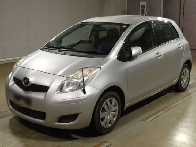 TOYOTA VITZ 2010