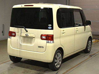 DAIHATSU TANTO 2011