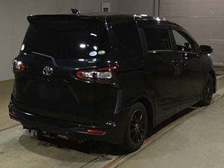 TOYOTA SIENTA 2017