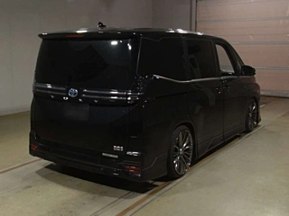 TOYOTA VOXY 2022