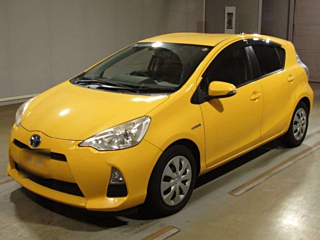TOYOTA AQUA 2013