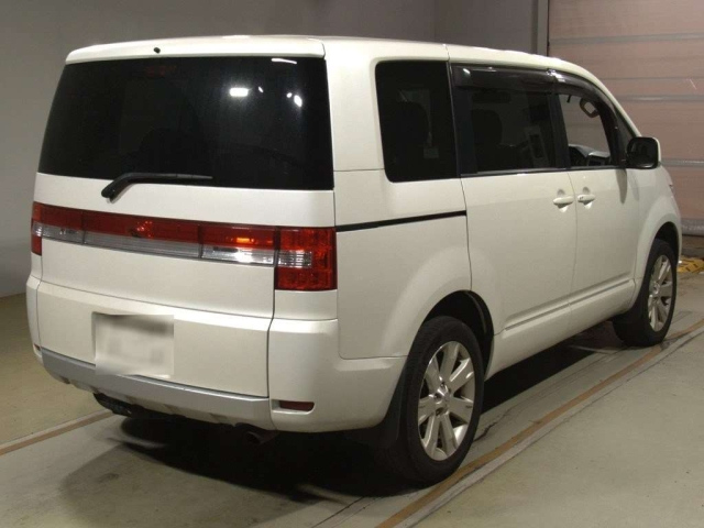 MITSUBISHI DELICA D5 2013
