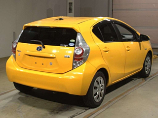 TOYOTA AQUA 2013