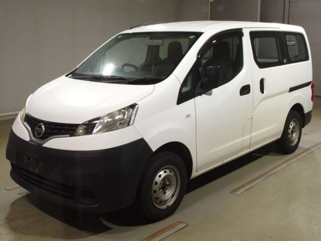 NISSAN NV200 2015