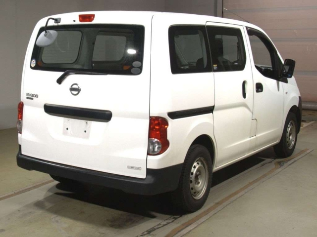 NISSAN NV200 2015