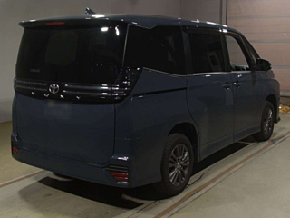 TOYOTA VOXY 2023