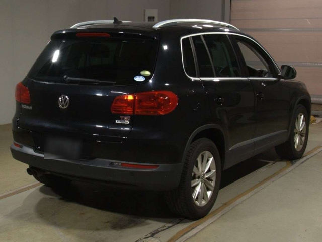 VOLKSWAGEN TIGUAN 2015