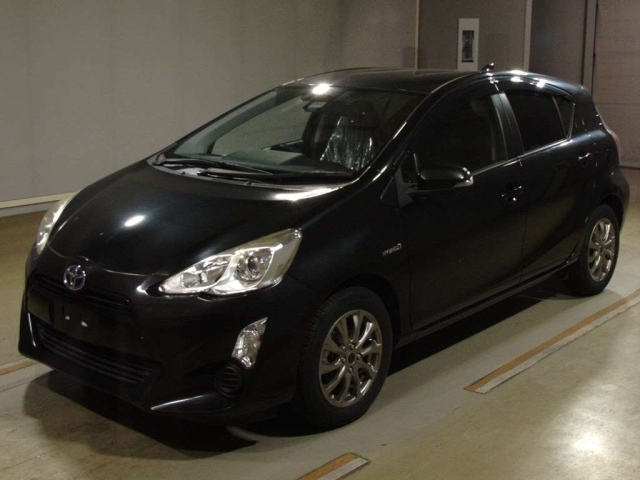 TOYOTA AQUA 2016